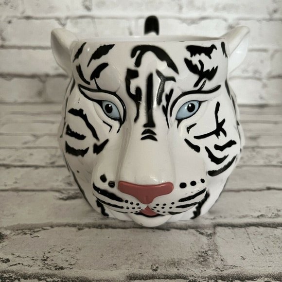The Greatest Show on Earth White Tiger Hard Plastic Mug - Picture 1 of 6